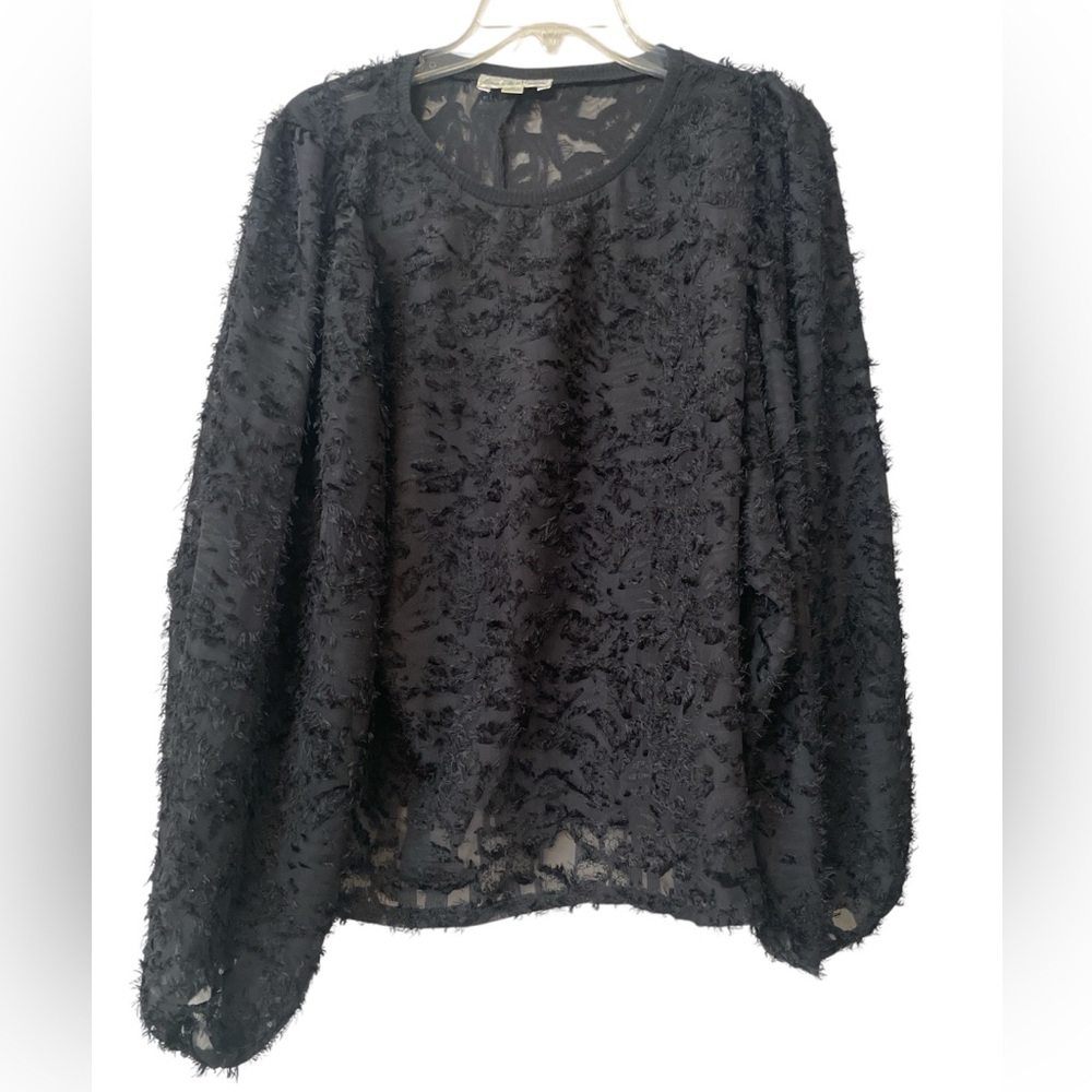 EMMA & MICHELE Balloon Sleeve Black Eyelash
Tattered Style Textured Mesh